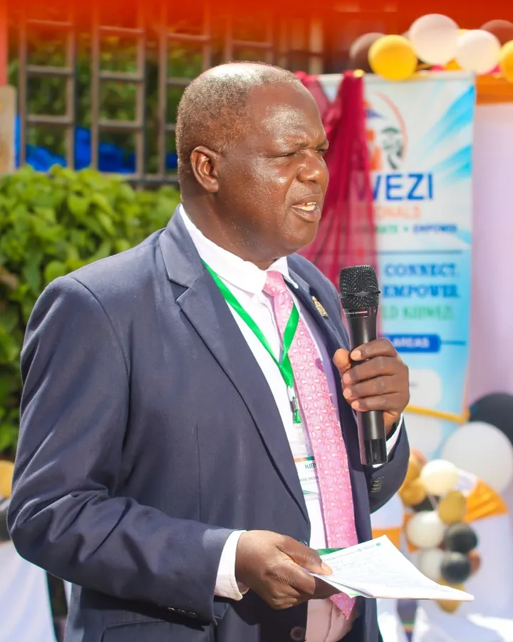 Rtd. Detective Michael Mbai Mwenze, OGW, speaking at the KMUA launch